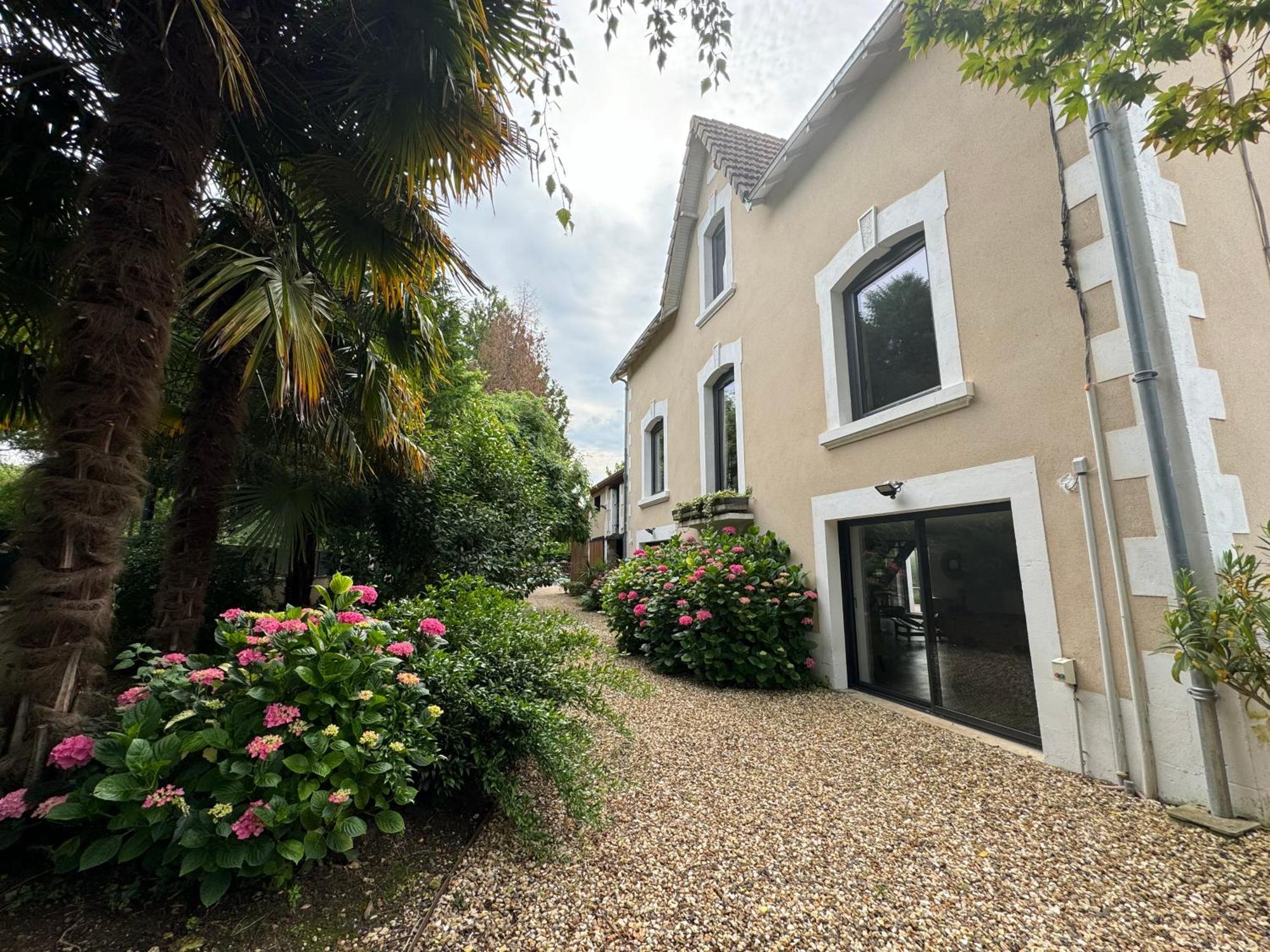Demeure De Charme Vue Riviere Perigueux Piscine Parking Bed & Breakfast Luaran gambar